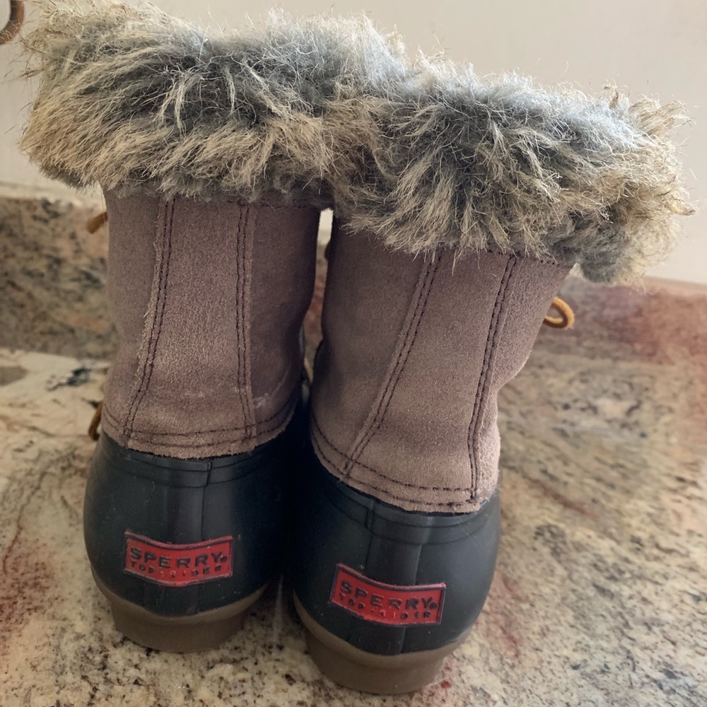 Sperry winter Boots Size 6